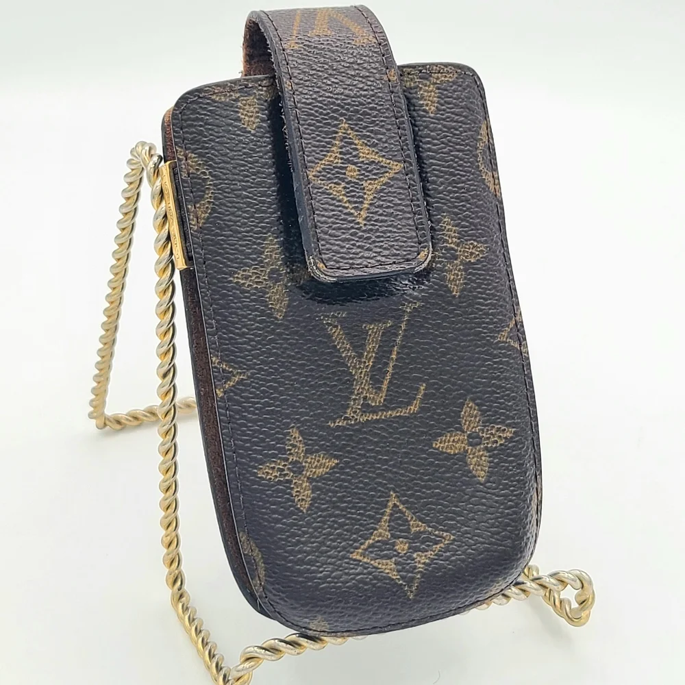 Louis Vuitton Etui International Mobile Phone Case